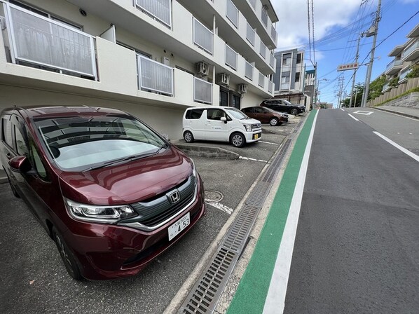 オーネス緑地公園の物件外観写真